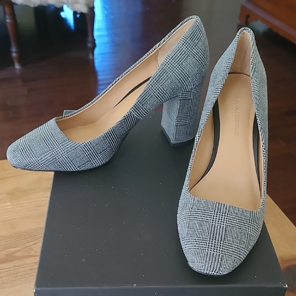 Banana Republic Shoes - Banana Republic Square Toe Glen Plaid Grey Black Pumps Size 6.5